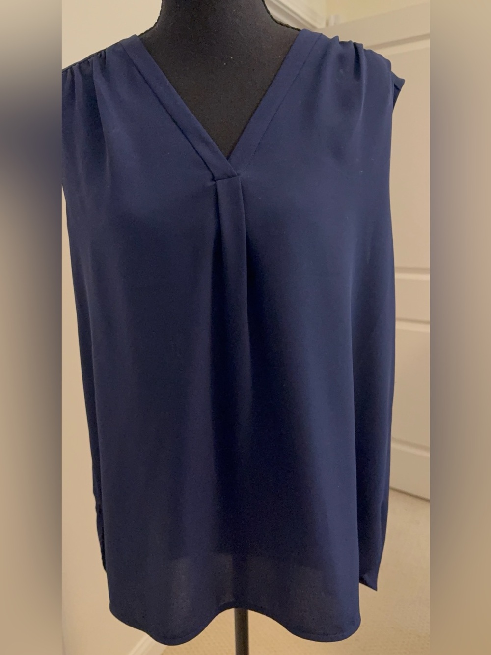 Anne Klein Navy V-Neck Sleeveless top